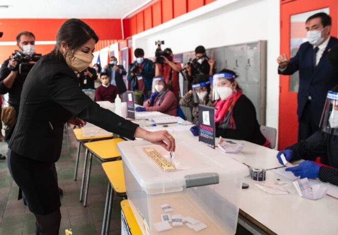 Lee más sobre el artículo Chile reducirá toque de queda para el plebiscito de este domingo