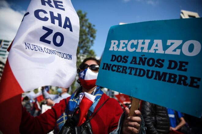 Lee más sobre el artículo Chile no levantará cuarentena pero permitirá a todos votar en plebiscito