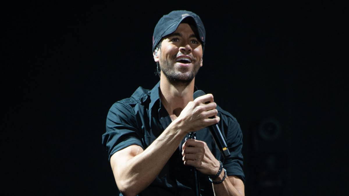 Lee más sobre el artículo Música: Enrique Iglesias será reconocido como el artista latino más grande de la historia