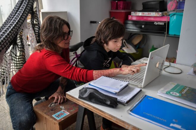 Lee más sobre el artículo La pandemia deja al descubierto las desigualdades de la educación en Brasil