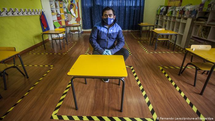 Lee más sobre el artículo Retorno parcial a clases en Chile pese al coronavirus: no llegó casi nadie