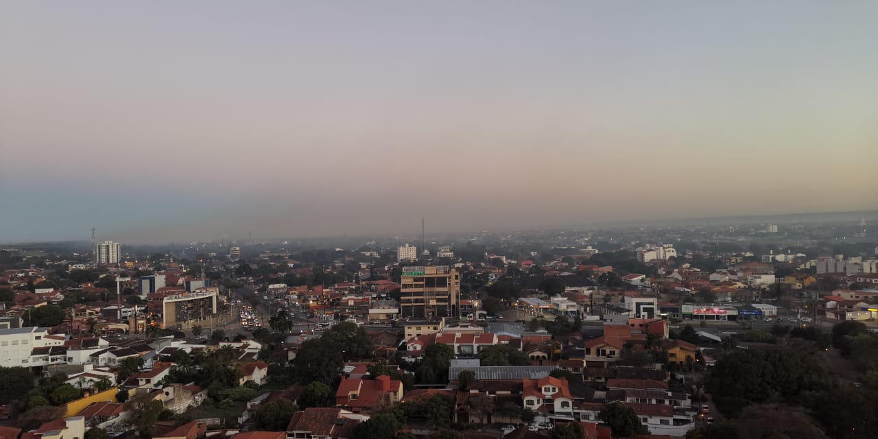 Lee más sobre el artículo La población cruceña respira aire ‘Muy Malo’ por el humo de incendios
