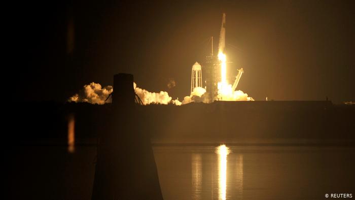 Lee más sobre el artículo Despega cohete de SpaceX con cuatro astronautas