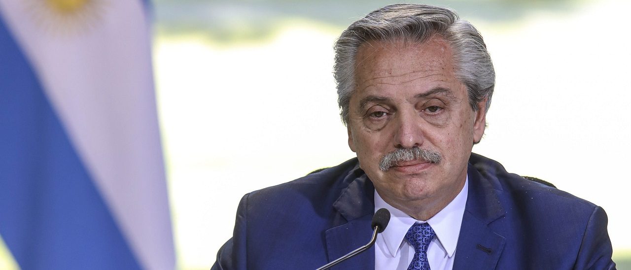 Lee más sobre el artículo Argentina: Alberto Fernández en aislamiento preventivo por COVID-19