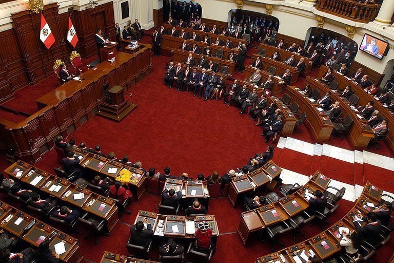 Lee más sobre el artículo Perú sin presidente: el Congreso se reúne para acabar con el vacío de poder