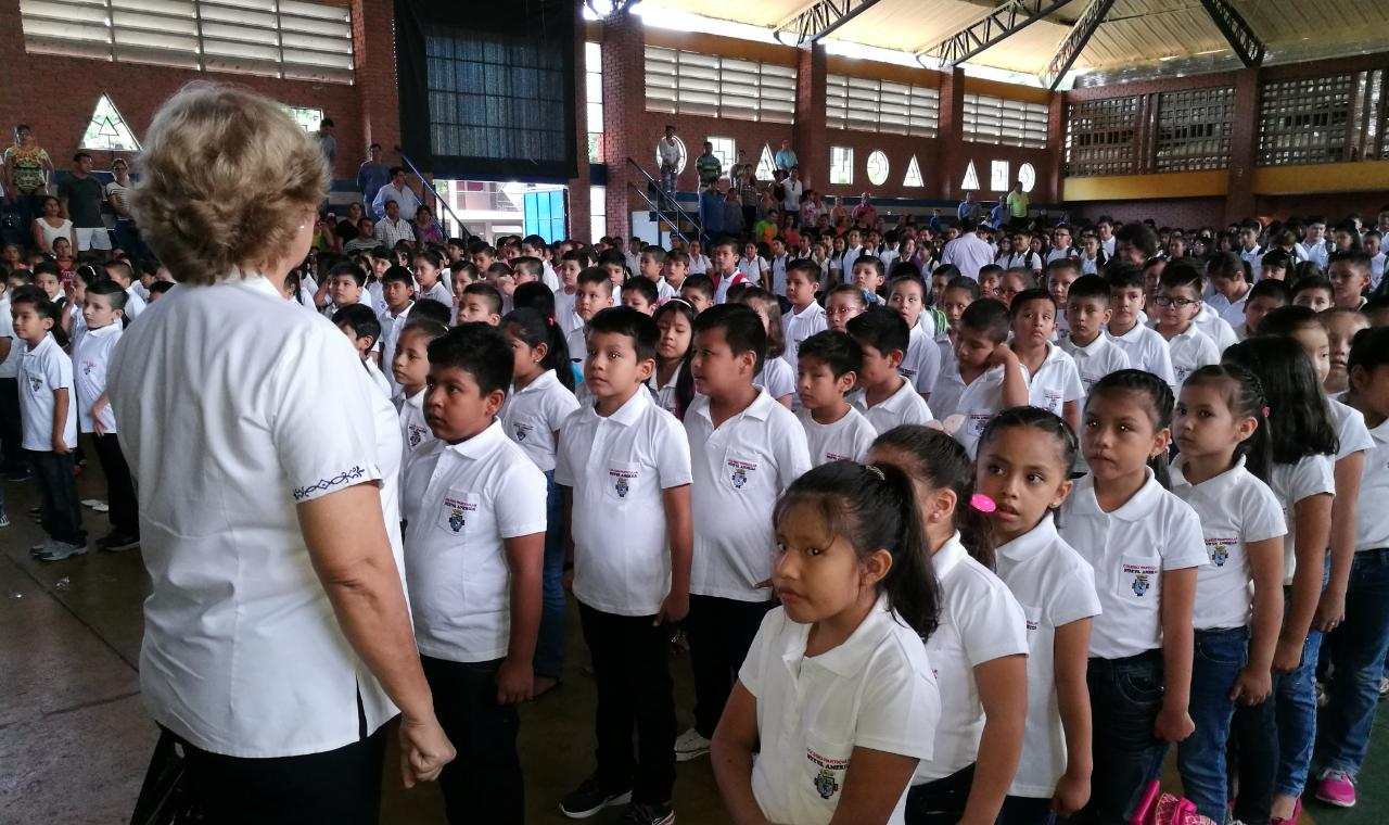 Lee más sobre el artículo Ministro de Educación anuncia que las clases semipresenciales en colegios iniciarán en febrero