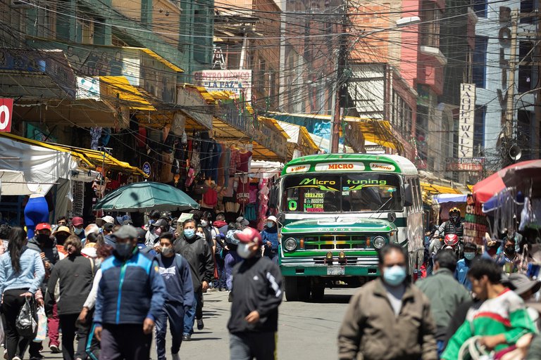 Lee más sobre el artículo Los contagios de covid-19 están “desbordados” en las principales ciudades de Bolivia