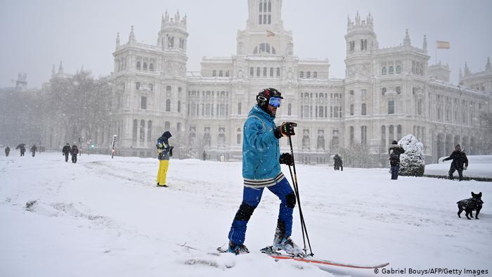 Lee más sobre el artículo España: Madrid sigue paralizada pero da señales de movilidad