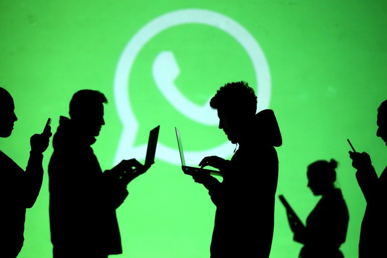 Lee más sobre el artículo WhatsApp pospuso por tres meses los cambios en las normas de su servicio que generaron fuertes críticas