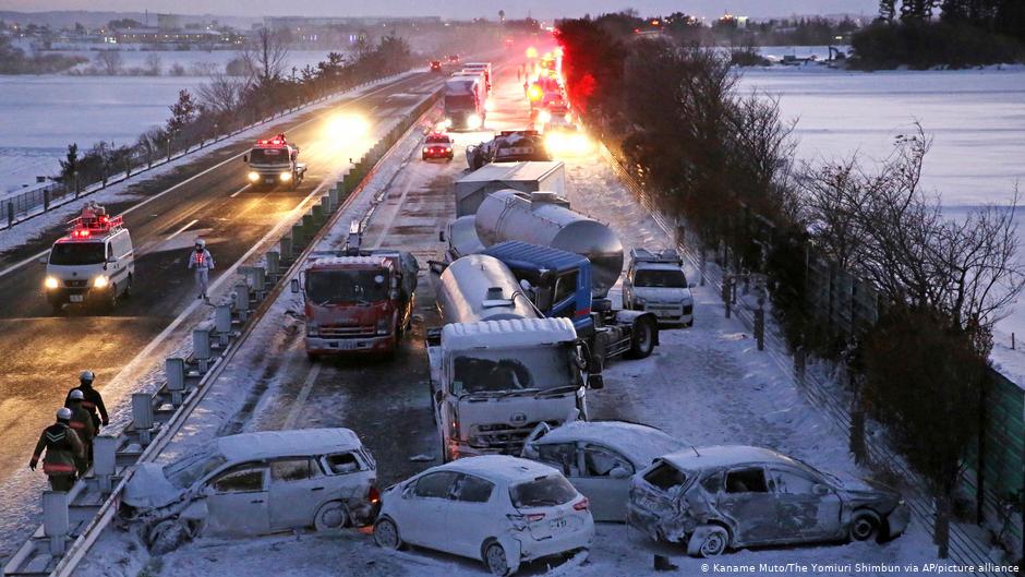 Lee más sobre el artículo Accidente de tránsito en cadena involucra a 140 vehículos en Japón