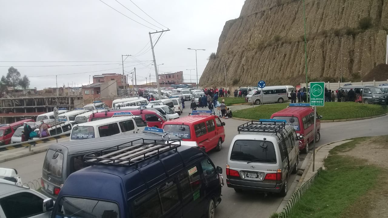 Lee más sobre el artículo Se rompe el diálogo y transportistas confirman paro y bloqueo para este martes