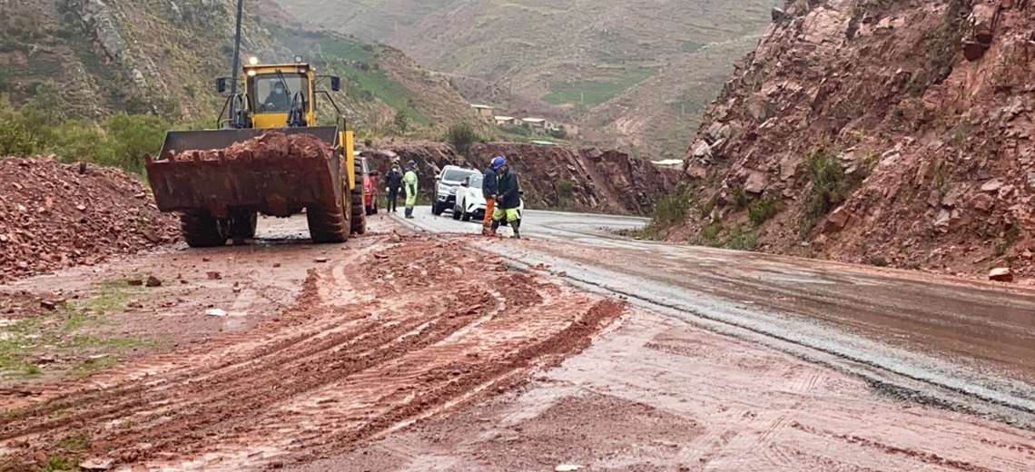 Lee más sobre el artículo Gobierno anuncia la inversión de Bs 6.722 millones para 35 obras camineras