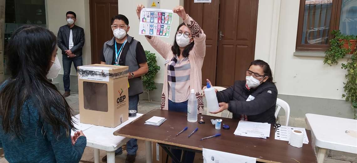 Lee más sobre el artículo Bancada del MAS aguarda informe epidemiológico para definir si apoyará pedido de postergación de elecciones