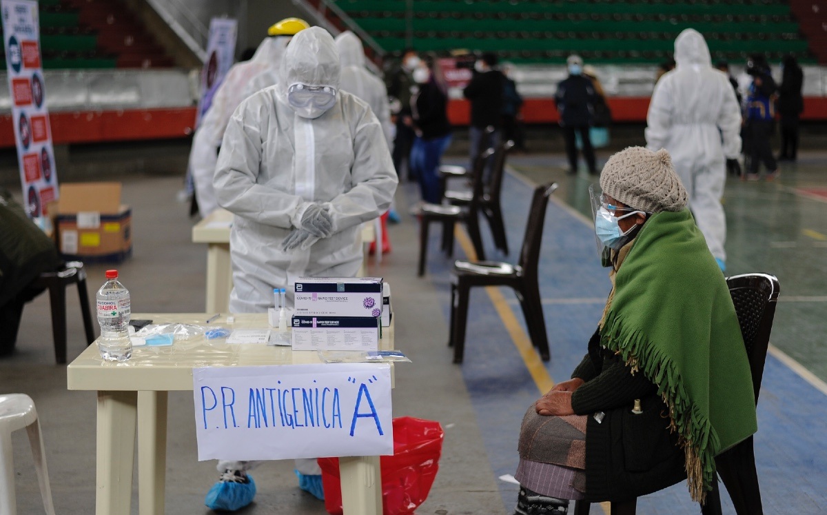 Lee más sobre el artículo Nuevo decreto permitirá que gobernaciones y alcaldías asuman otras restricciones por ola de contagios de Covid-19