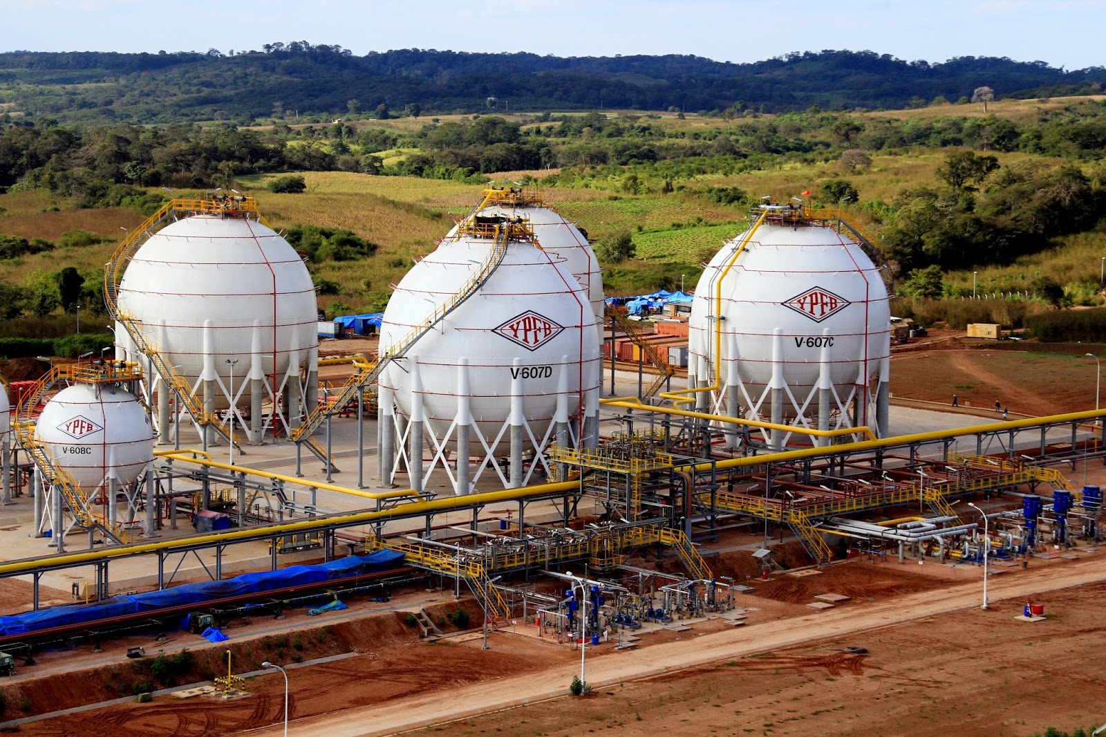 Lee más sobre el artículo YPFB y Petrobras firman compra-venta de gas