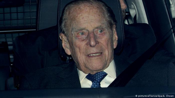 Lee más sobre el artículo Príncipe Felipe, esposo de la reina Isabel II, permanecerá hospitalizado