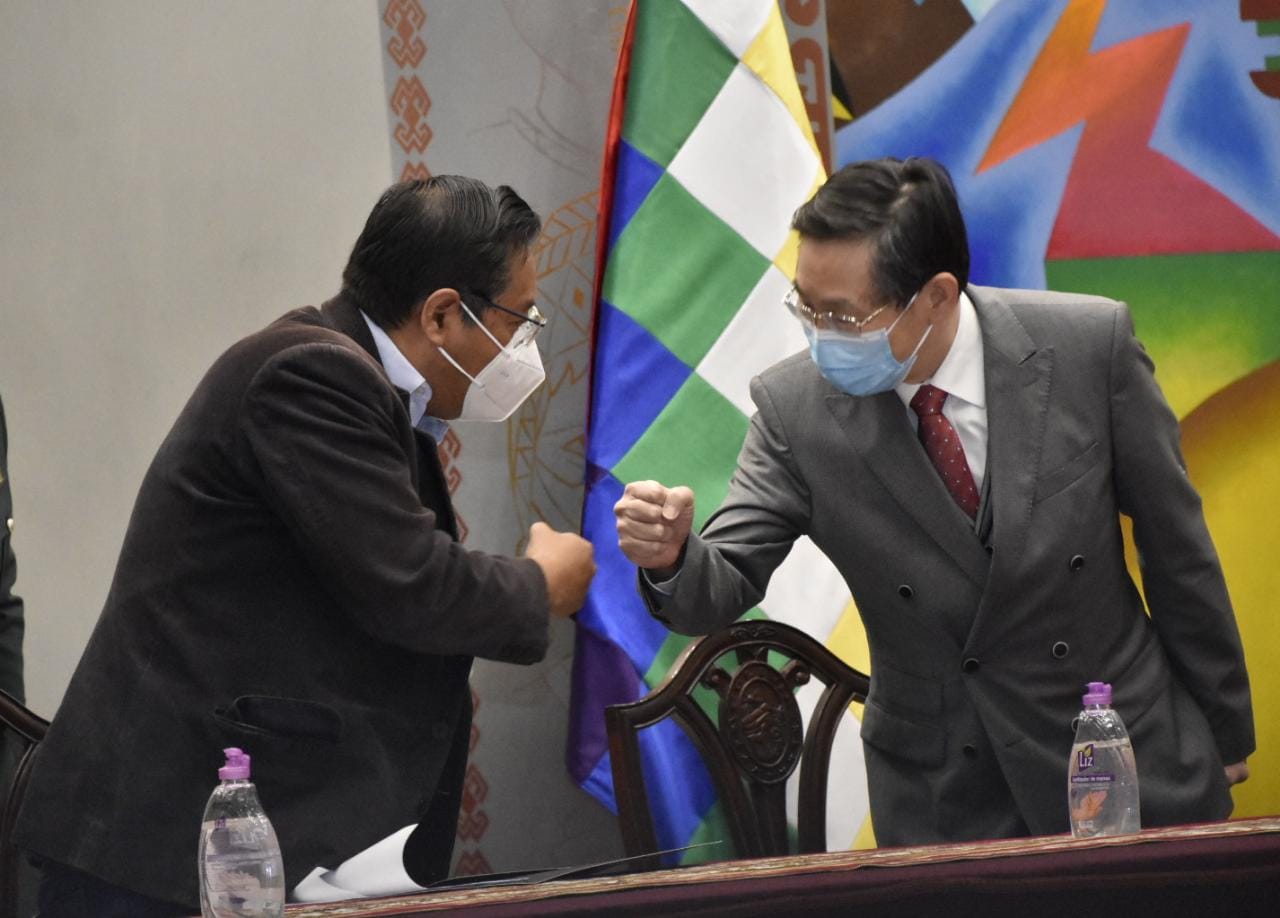 Lee más sobre el artículo Bolivia logra acuerdo con China y 500 mil vacunas Sinopharm llegarán este mes al país