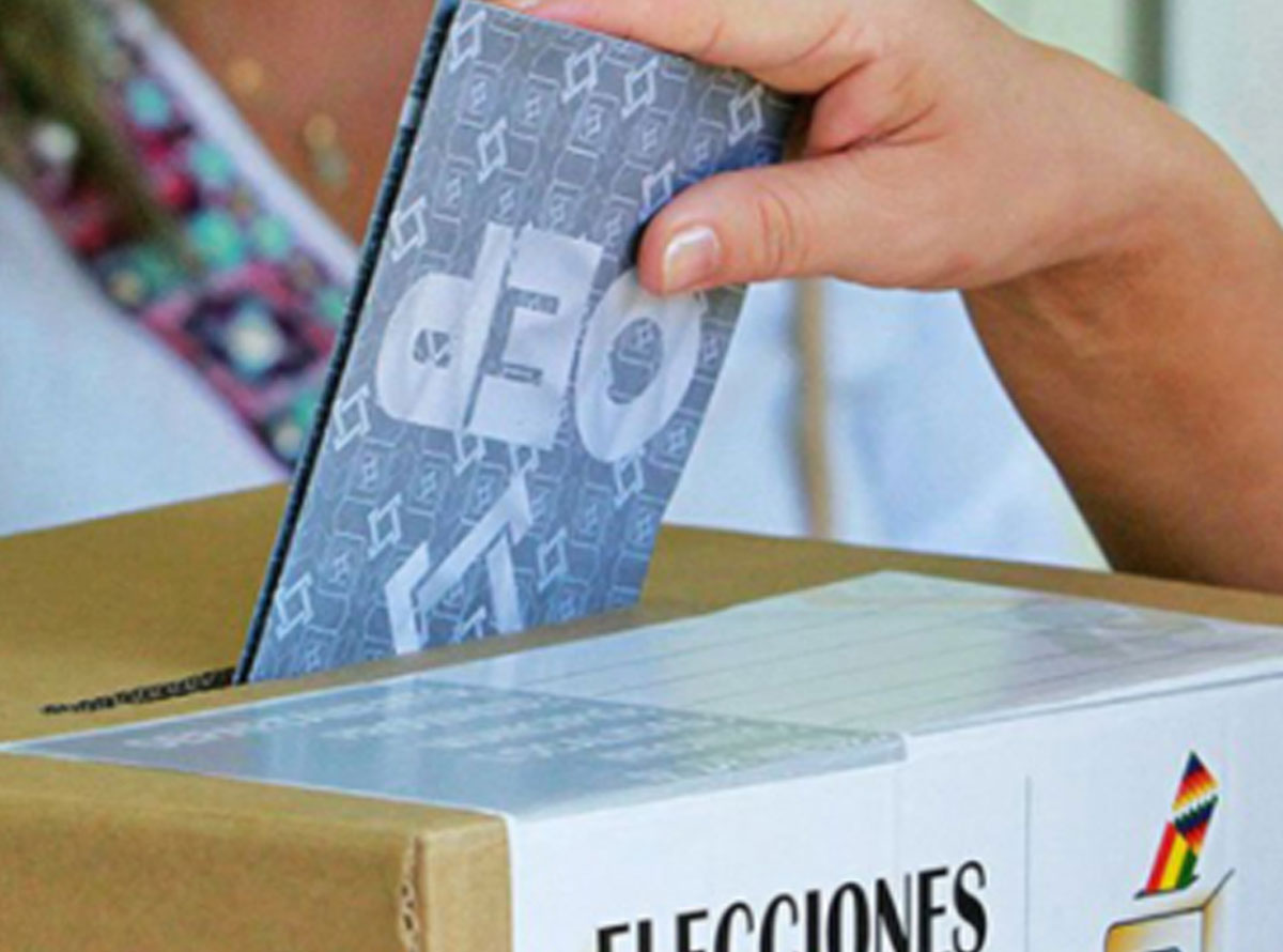 Lee más sobre el artículo Subnacionales: material electoral llegó a Santa Cruz