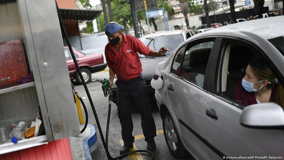 Lee más sobre el artículo Nicolás Maduro ofrece “petróleo por vacunas” contra COVID-19