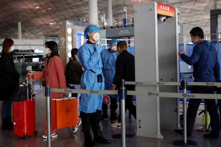 Lee más sobre el artículo “Dolor psicológico”: Japón pidió a China que deje de hacer pruebas de hisopado anal para COVID-19 a los viajeros del país