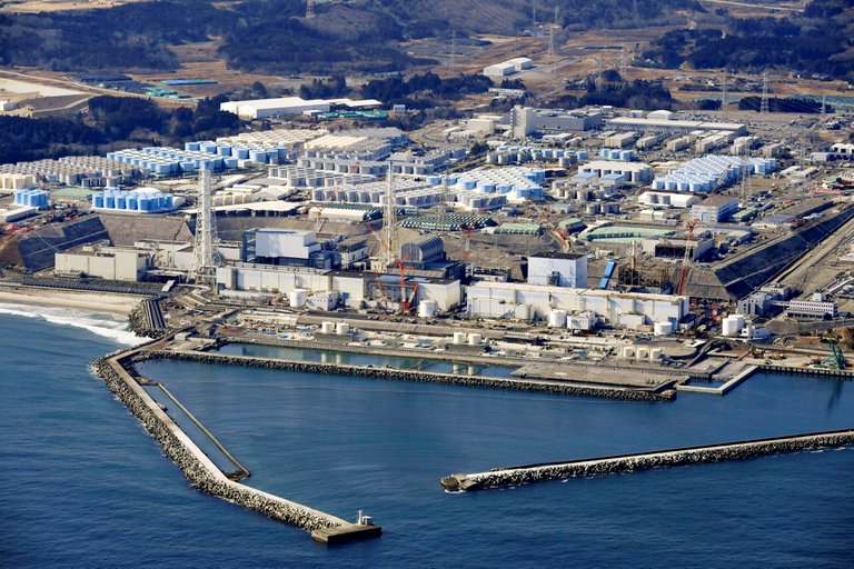 Lee más sobre el artículo Japón anunció que verterá al mar el agua contaminada y tratada de Fukushima