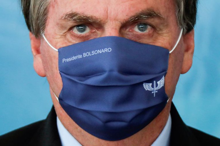 Lee más sobre el artículo En medio del récord de muertes y contagios por COVID-19, Bolsonaro rechazó las restricciones de movimiento y pidió a la población volver al trabajo