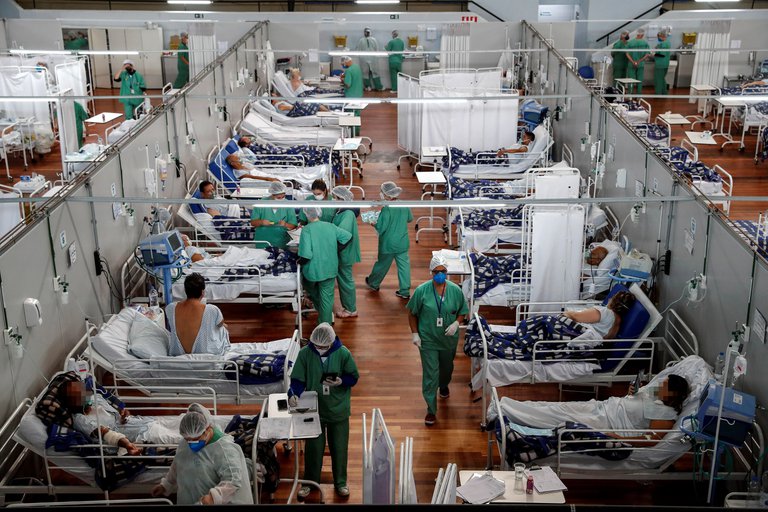 Lee más sobre el artículo Colapso hospitalario en Brasil: un grupo de gobernadores pidió a la ONU ayuda humanitaria para luchar contra el coronavirus