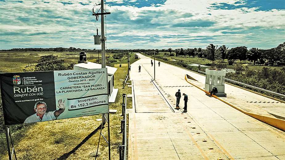 Lee más sobre el artículo Invierten Bs 152,3 millones en carretera donde se produce hasta el 60% de la soya