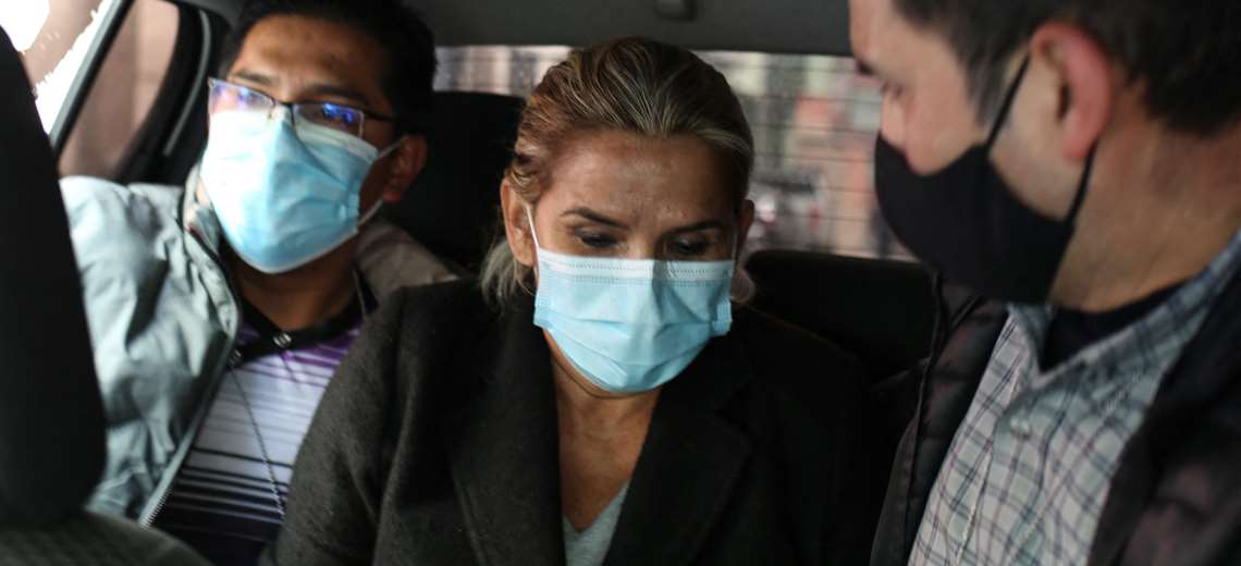 Lee más sobre el artículo Juez autoriza a médico de Áñez realizar tratamiento en el penal