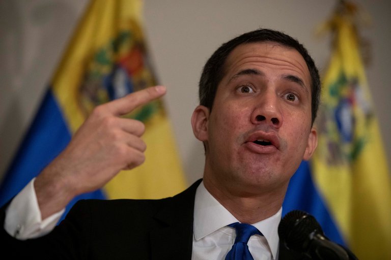 Lee más sobre el artículo Juan Guaidó denunció los nexos de Nicolás Maduro con grupos narcoterroristas como Hezbollah y FARC: “Amenaza la paz en la región”