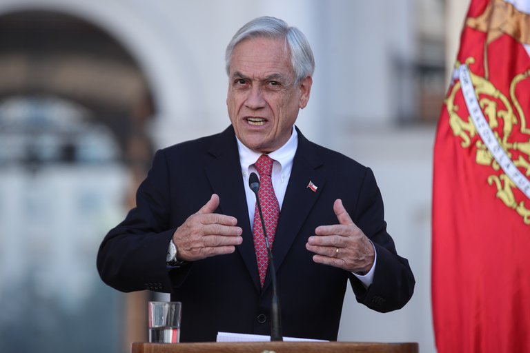 Lee más sobre el artículo Sebastián Piñera promulgó un bono para 3,5 millones de personas sin fondos de pensiones en Chile