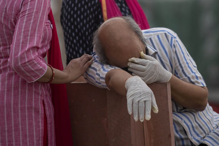 Lee más sobre el artículo India registró un nuevo récord de contagios de coronavirus: 414.188 casos y casi 4 mil muertes en 24 horas