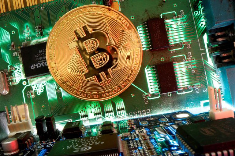 Lee más sobre el artículo Criptomillonarios por error: un portal regaló hasta 32 millones de dólares en Bitcoin a sus clientes por accidente