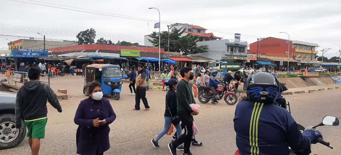 Lee más sobre el artículo Santa Cruz: En los barrios alejados los vecinos no cumplen la cuarentena rígida