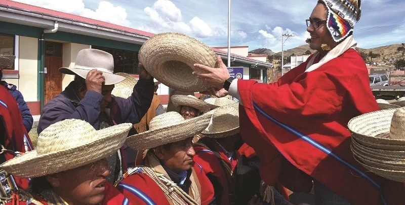 Lee más sobre el artículo Los Ponchos Rojos y empresarios del oriente se abrazan y fijan pasantías