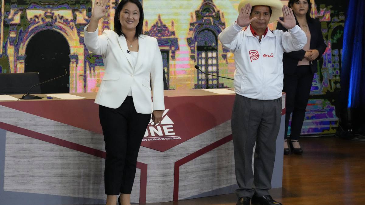 Lee más sobre el artículo Pedro Castillo vs Keiko Fujimori: 3 diferencias y 2 similitudes entre los candidatos que luchan por la presidencia de Perú