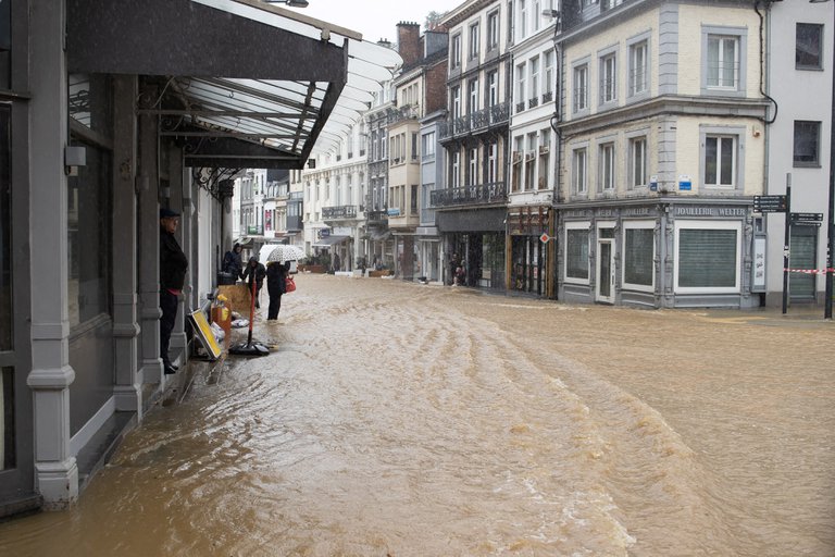 Lee más sobre el artículo Más de 120 muertos en Alemania y Bélgica por las peores tormentas en lo que va del siglo