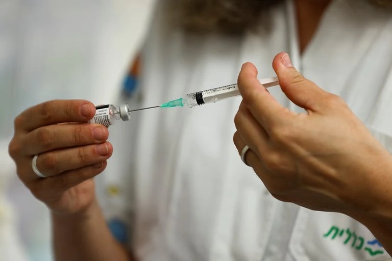 Lee más sobre el artículo La baja cobertura de la vacunación infantil contra enfermedades prevenibles, tema de la cumbre de la salud que se realiza en Santa Cruz