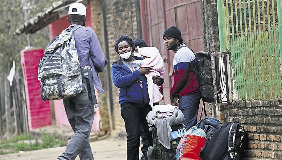 Lee más sobre el artículo Buscan identificar en Bolivia a las personas que forman parte de las redes que captan haitianos