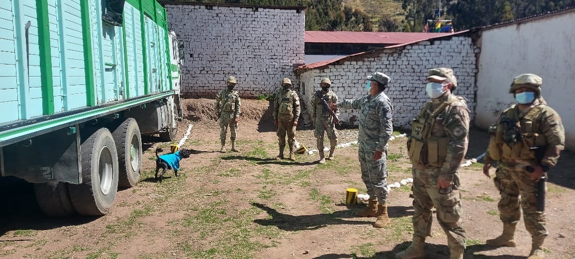 Lee más sobre el artículo Defensa cambia a todo el personal de lucha contra el contrabando tras irregularidades de militares