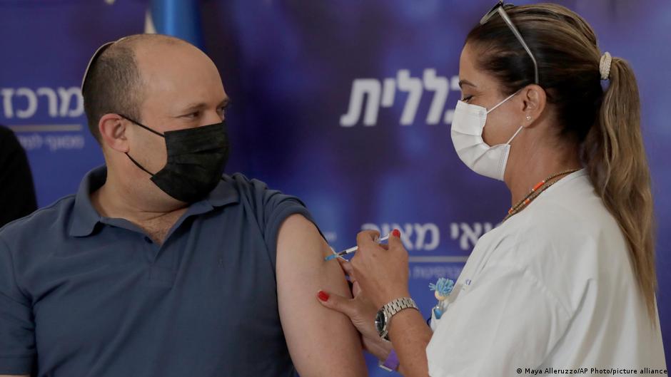 Lee más sobre el artículo Israel comienza a administrar una tercera dosis de vacuna contra coronavirus a mayores de 40 años
