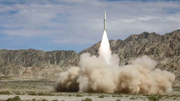 Lee más sobre el artículo El régimen chino probó dos nuevos misiles capaces de eliminar sistemas de comunicaciones de otros países: “Alcanzaron con éxito el objetivo”
