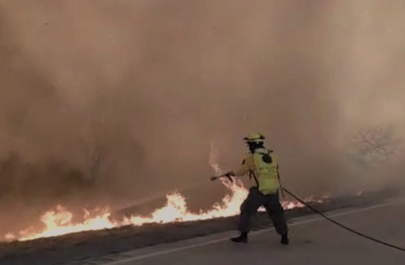 Lee más sobre el artículo El fuego se descontrola en Roboré y amenaza a las comunidades del lugar