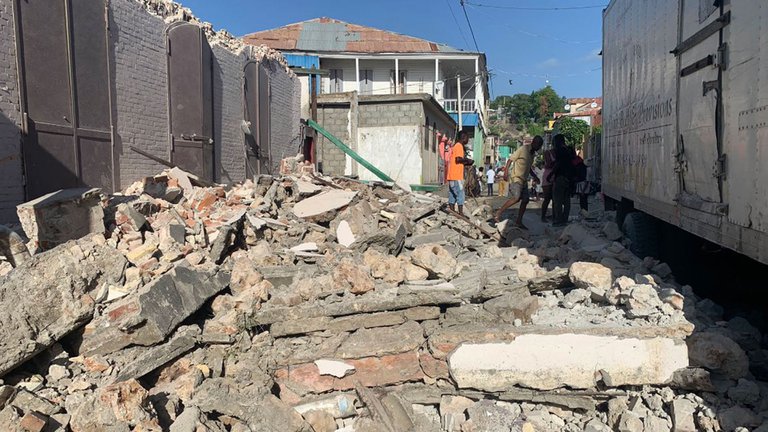 Lee más sobre el artículo Un terremoto de magnitud 7,2 sacudió Haití: las autoridades confirmaron varios muertos aunque aún no se conocen las cifras exactas