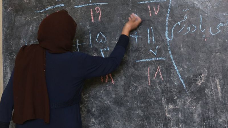 Lee más sobre el artículo Afganistán: los talibanes excluyen a las niñas de la escuela secundaria