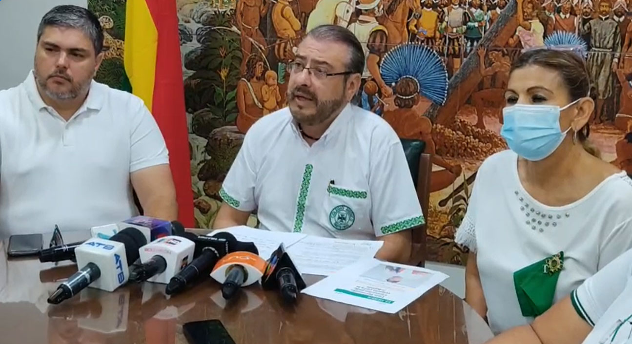 Lee más sobre el artículo Caso wiphala: Comité cívico acusa al gobierno de ‘montaje’ y pide renuncias de Lima y Del Castillo