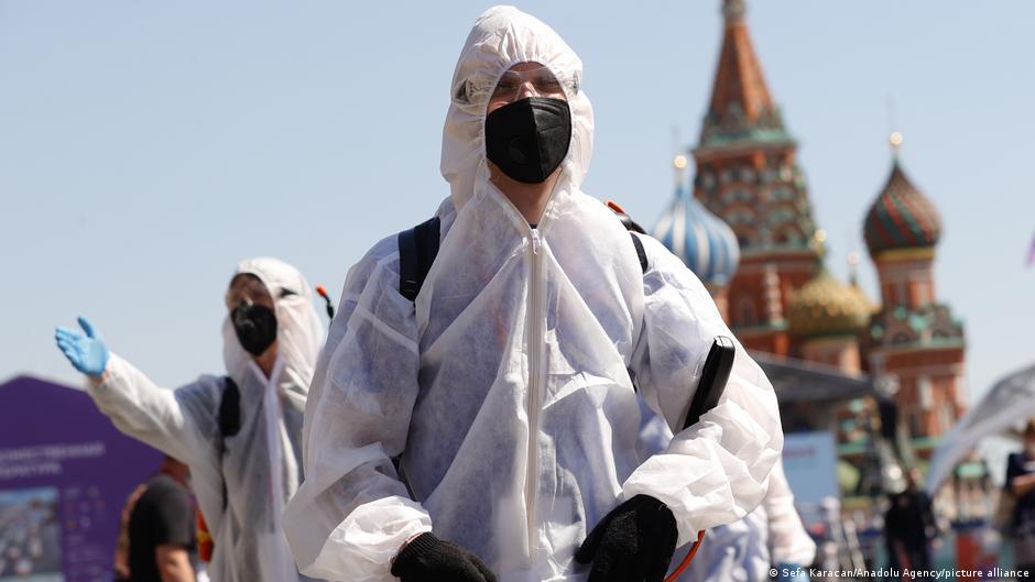 Lee más sobre el artículo Rusia supera las 900 muertes diarias por covid-19