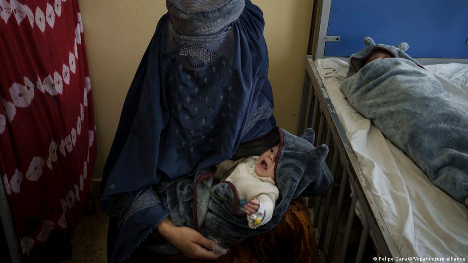 Lee más sobre el artículo Talibanes reparten toneladas de trigo para combatir el hambre en Afganistán