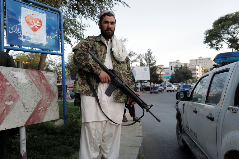 Lee más sobre el artículo Horror en Afganistán: una jugadora de vóley fue decapitada por los talibanes