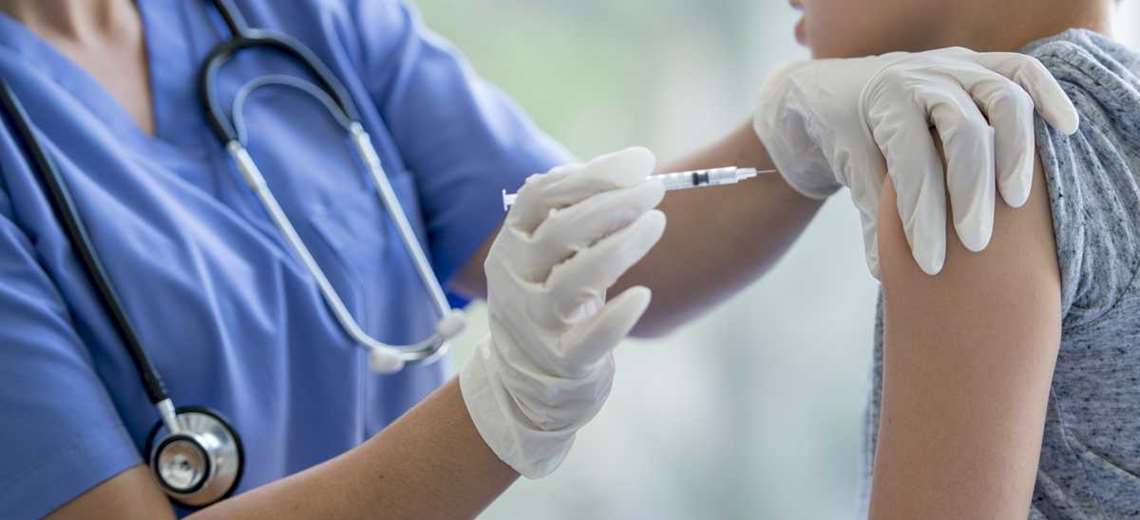 Lee más sobre el artículo El Gobierno prevé vacunar contra el coronavirus a 458.000 adolescentes de 16 y 17 años